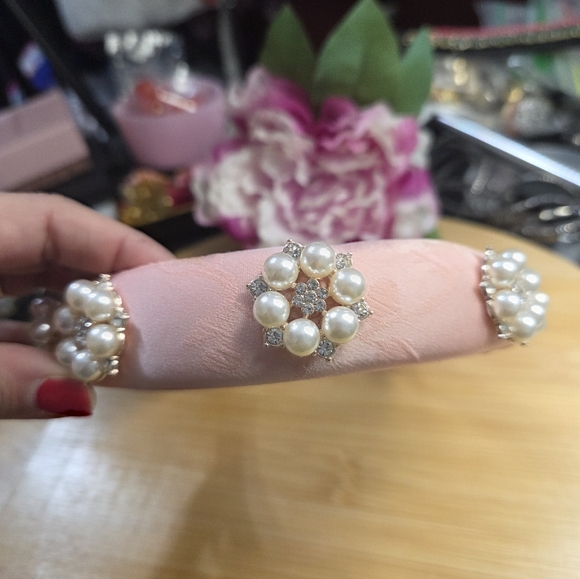 Handcrafted Elegant Pink Pearl Embellished Headband - Picture 2 of 4